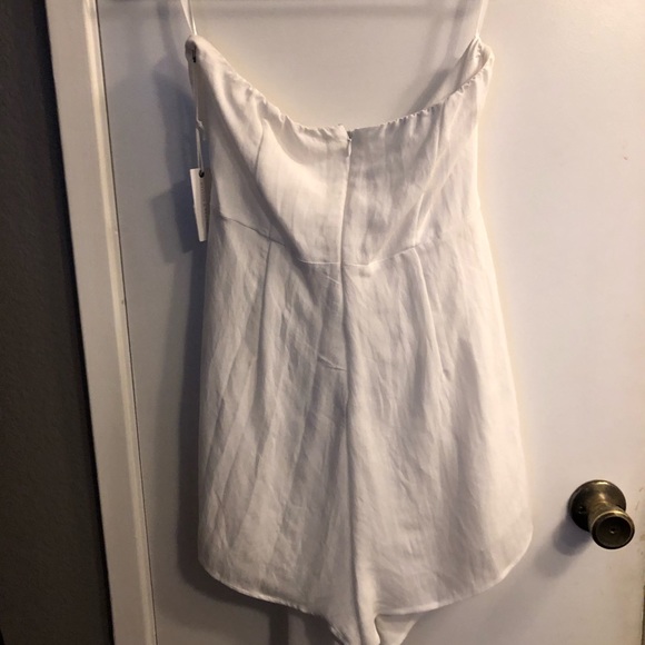 Stitch & Feather white romper with tie - Picture 4 of 4